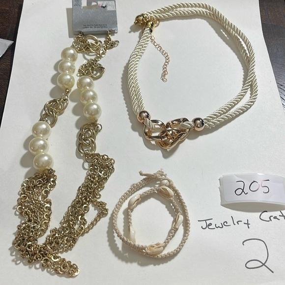 Jewelry - 🍀5/$25🍀 Jewelry lot